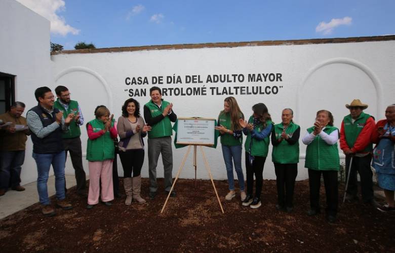 Reciben adultos mayores de Metepec dos casas de día y estancia infantil una ludoteca