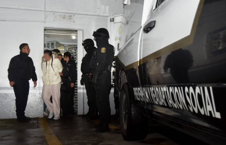 Secretaría de Seguridad traslada a 64 personas  a penales federales 