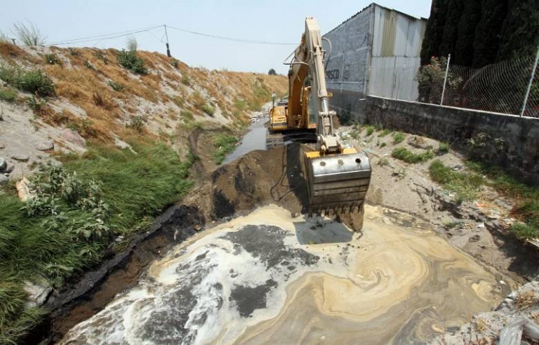 Retira CAEM 748 toneladas de basura y desazolva 290 km de drenaje en Edoméx, previo a la temporada de lluvia