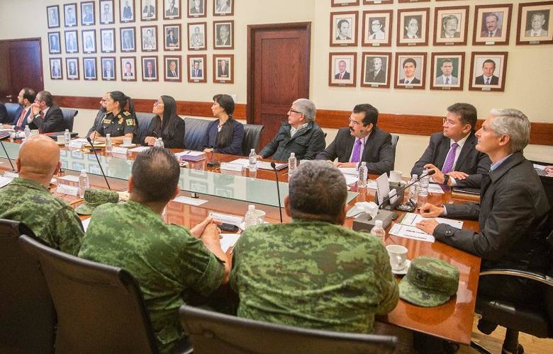 Firma gobernador carta para garantizar paz y seguridad en proceso electoral