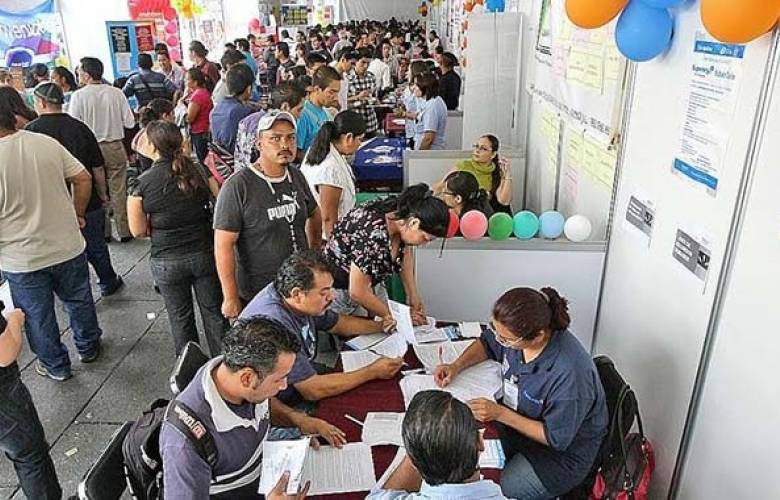 Acercan plazas laborales a mexiquenses con ferias de empleo