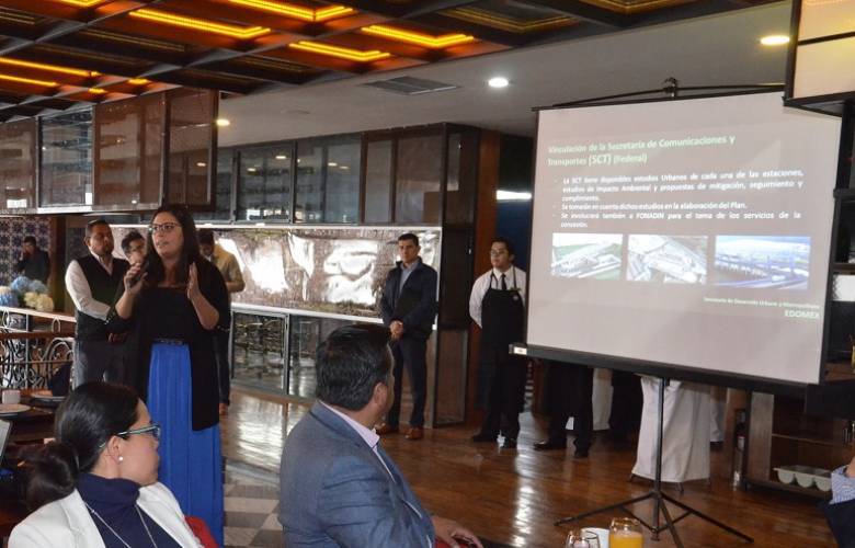 Elaboran plan para corredor metropolitano del tren interurbano México-Toluca