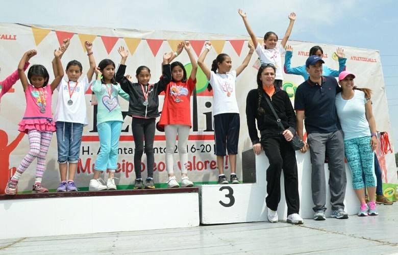 Con atletIzcalli, promueven deporte en la población