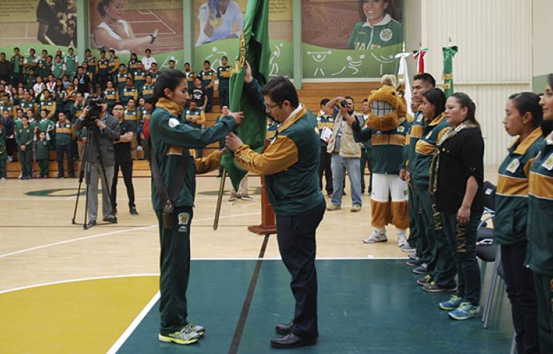 Abanderan a contingente de la UAEM para universiada nacional