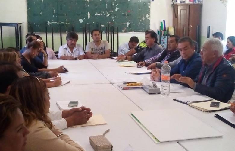 Entubamiento para canalizar aguas de presa el ángulo