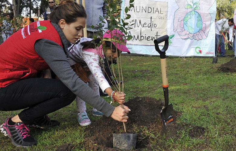 Celebran día mundial del medio ambiente con mega reforestación 