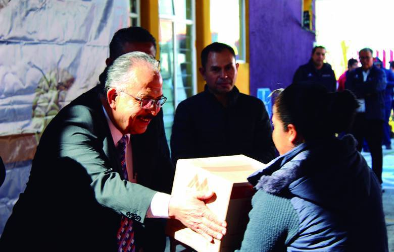Entrega DIF Zinacantepec, paquetes alimentarios a población vulnerable