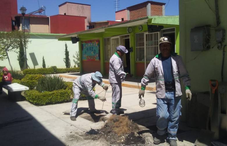 OAyST apoya con tareas de limpieza en planteles escolares 