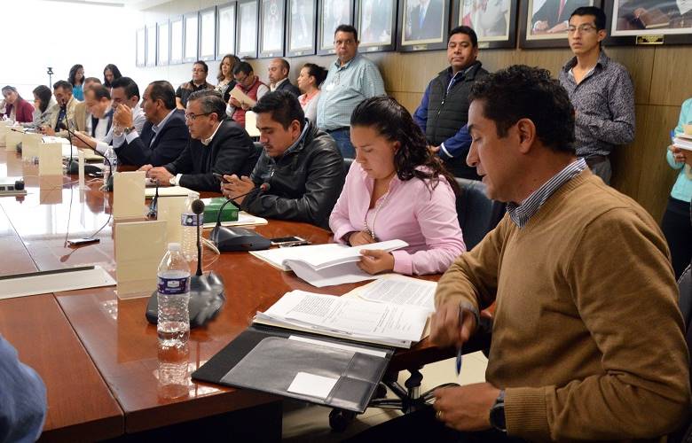 Cabildo aprueba más de 4 millones de pesos para becas escolares 2017