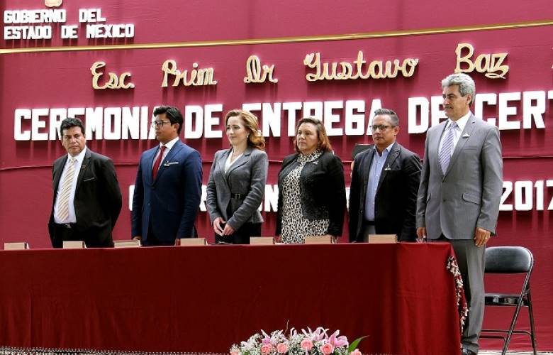 Concluyen clases alumnos de nivel básico en el Estado de México