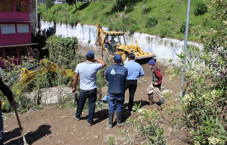 Trabaja Huixquilucan en limpieza de lodo tras intensas lluvias