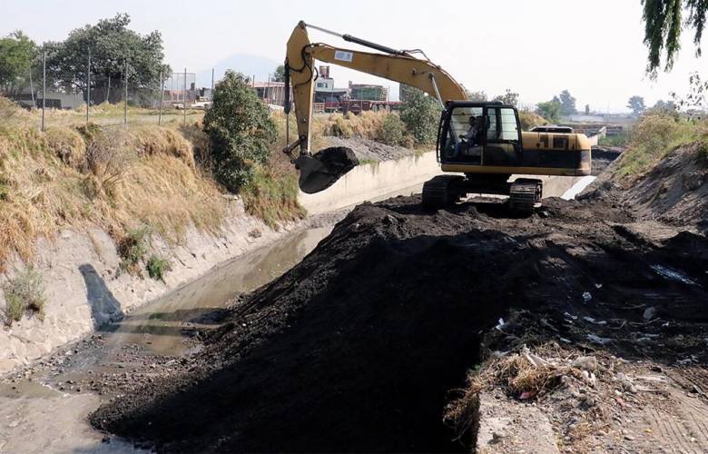 Desazolva gobierno de Toluca canales a cielo abierto