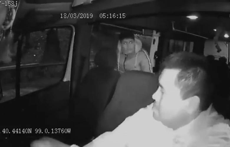 Cae uno por detonación de ganada de humo en combi de Tecáma
