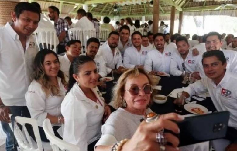 Reaparece Elba Esther Gordillo en reunión de Redes Sociales Progresistas