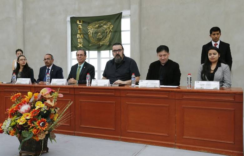 Universitarios tienen la responsabilidad de ser la mejor versión de la sociedad