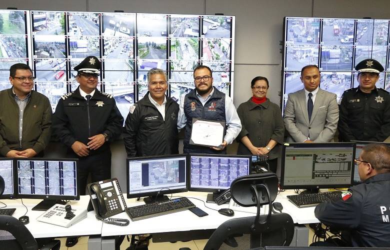 Reconoce alcalde de Toluca labor y compromiso del personal del Centro de Mando Municipal C2 