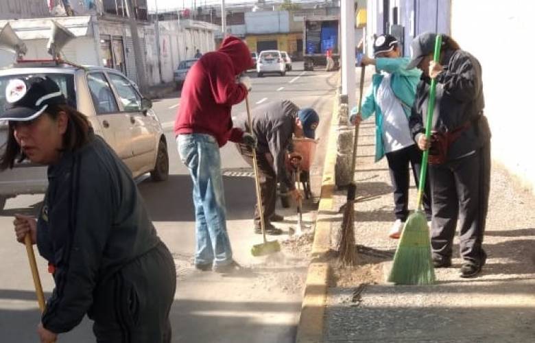 Mejoran trabajos de limpieza la imagen urbana de Toluca