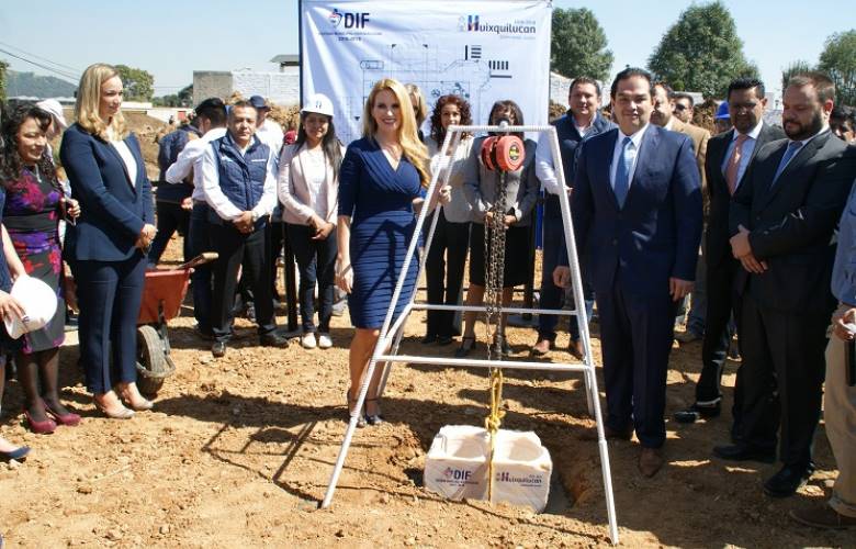 Se colocó la primera piedra del centro contra las adicciones de Huixquilucan