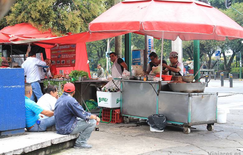 Cambiarán comedores comunitarios por comida sobre ruedas