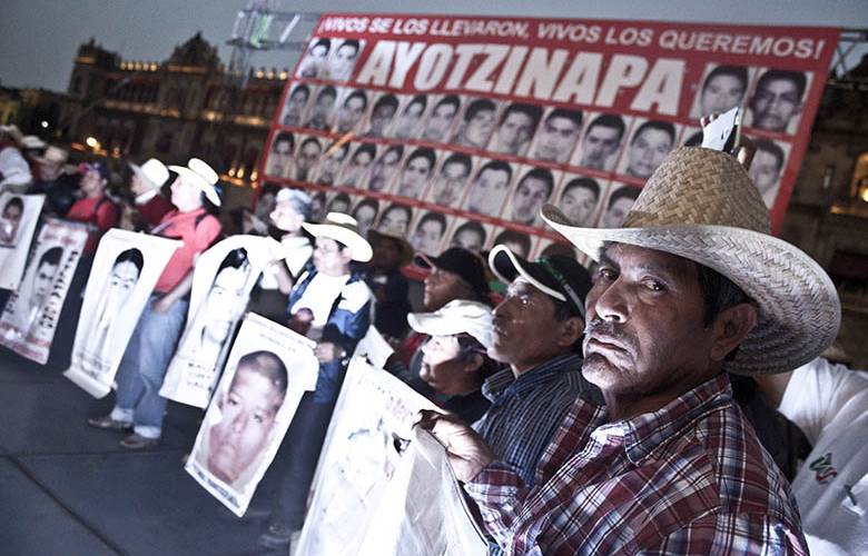 Primera reunión entre familiares de los 43 y la pgr