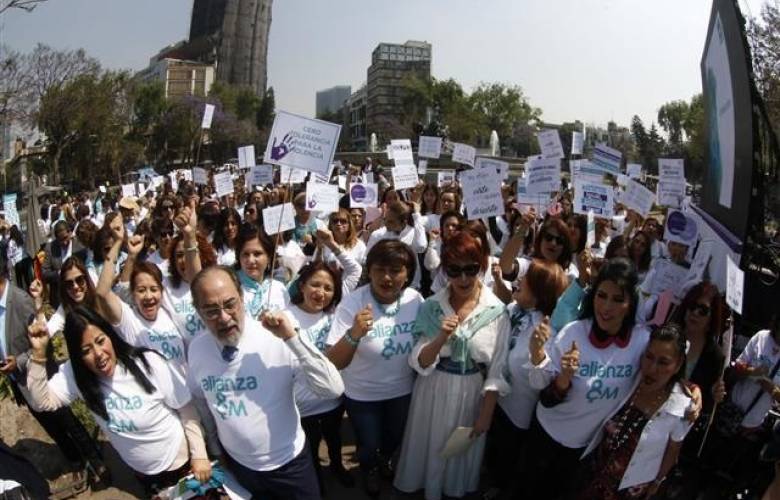 Promover la educación como prevención de la violencia contra la mujer, objetivo turquesa  
