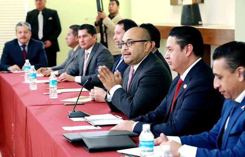 Con liturgia literaria, UAEM rinde homenaje a cervantes y shakespeare
