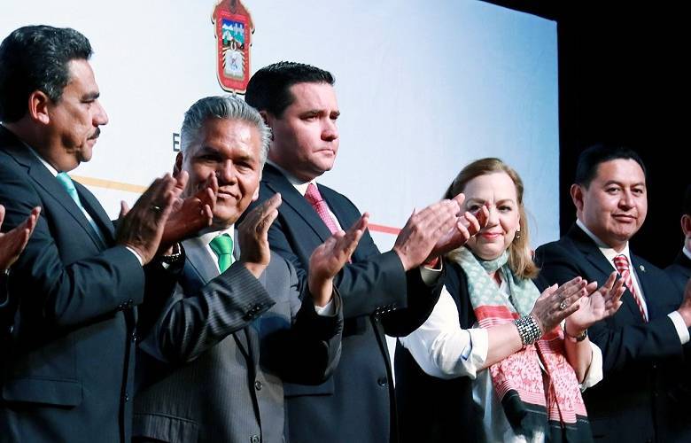 Fortalecen docentes mexiquenses sus conocimientos para impartir educación de calidad