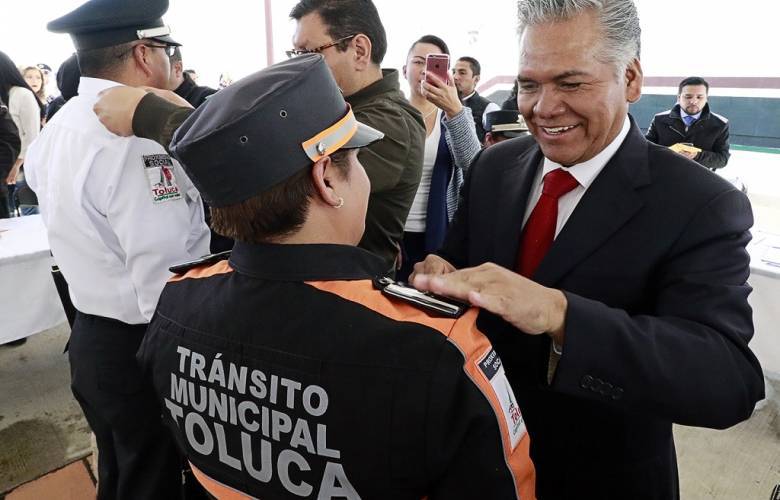 Anuncia FZM aumento salarial adicional a policías de Toluca