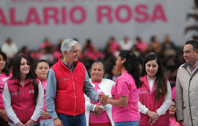Reciben capacitación beneficiadas del Salario Rosa