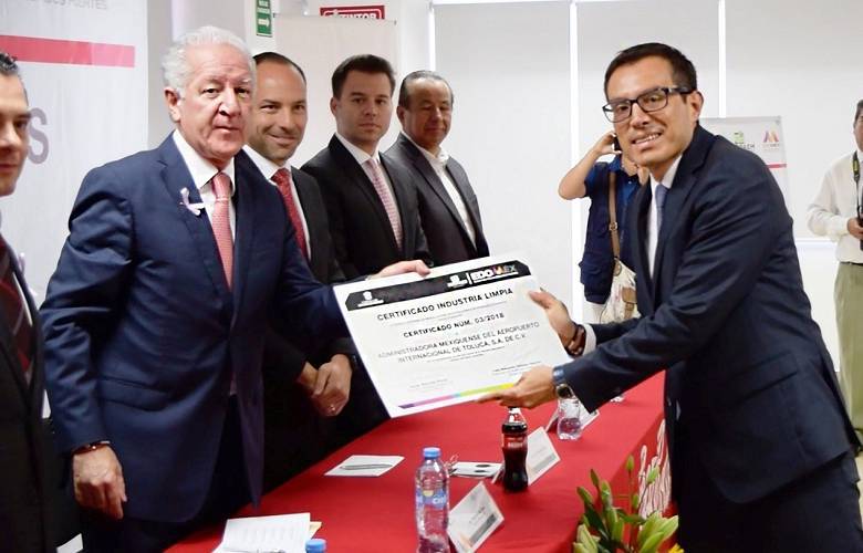 Recibe aeropuerto internacional de Toluca certificado de industria limpia