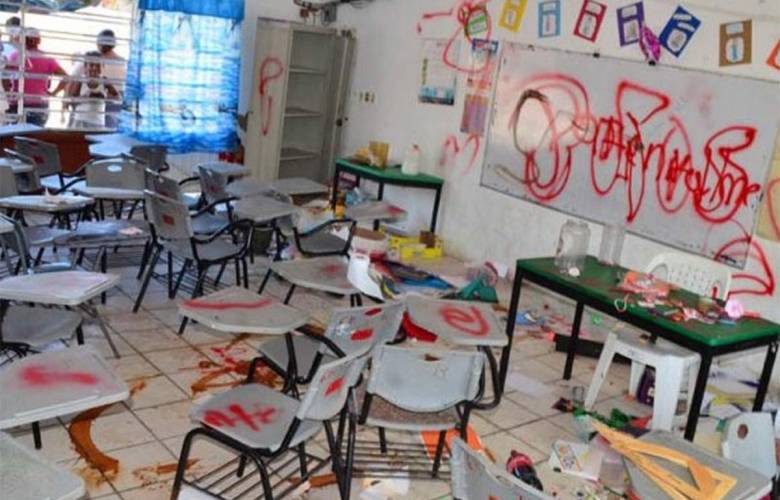 México: Más de 11 mil escuelas vandalizadas y robadas