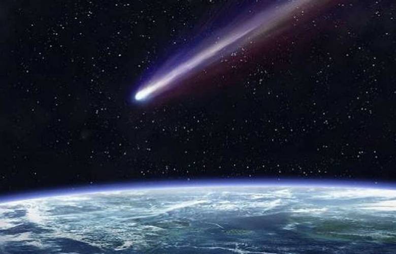 Descubren un gigantesco cometa surcando el Sistema Solar