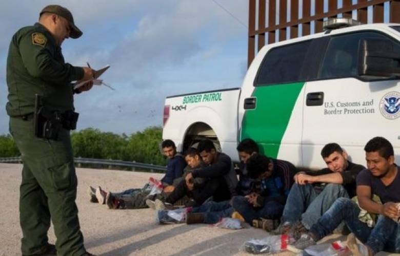 Bajaron las detenciones de migrantes mexicanos en la frontera con E.U.