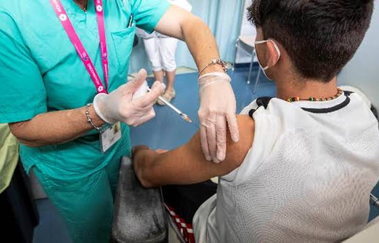 Padres piden que menores sean vacunados antes del regreso a clases presenciales. 