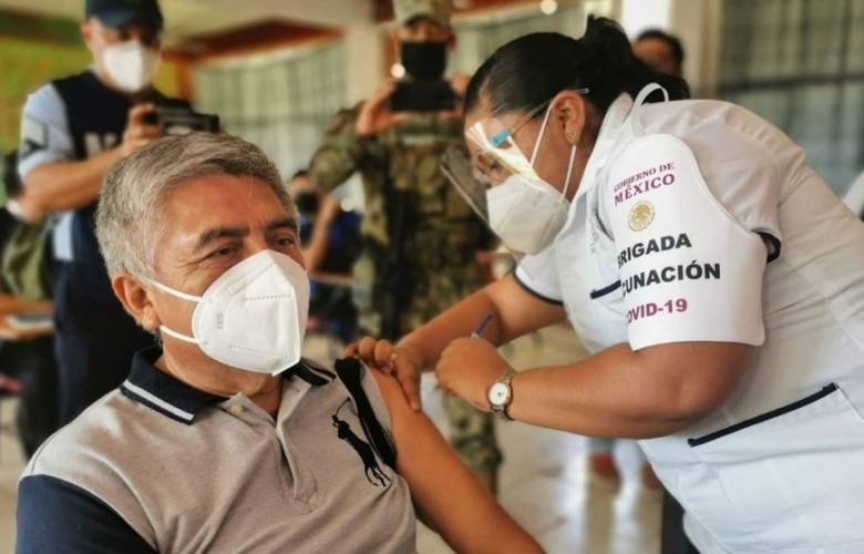 Una vez que se concluya la vacunación de maestros habrá clases presenciales