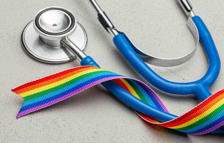 Parejas LGBT recibirán servicios médicos en ISSSTELEON