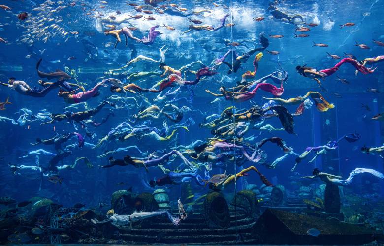Premian a China por espectáculo de sirenas más grande del mundo