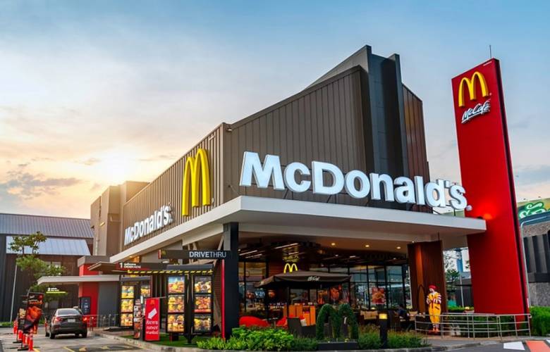 Escasez de trabajadores en EU McDondâ€™s  contrata trabajadores de 14 aÃ±os  