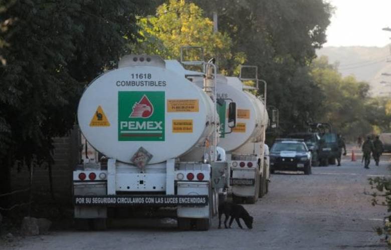 Pemex entrego 2,200 vehículos para vigilancia y combate al huachicol