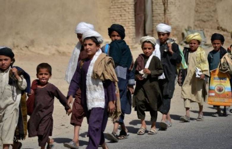 Talibanes dan trigo a cambio de empleo para combatir el hambre