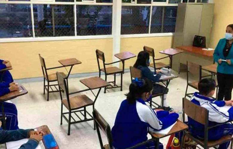 'Ya no debe haber escuelas cerradas': AMLO