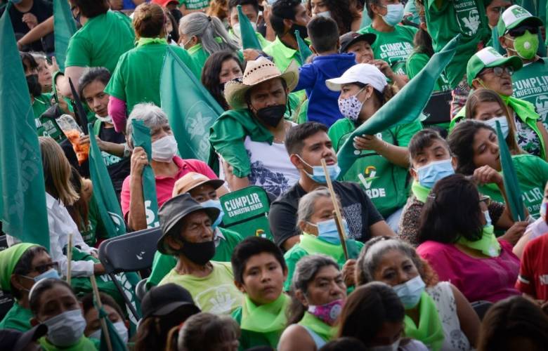 FGR investiga a influencers por violar la veda electoral