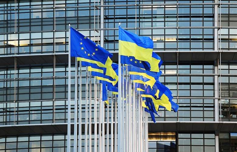 Unión Europea inicia proceso para estudiar la adhesión de Ucrania