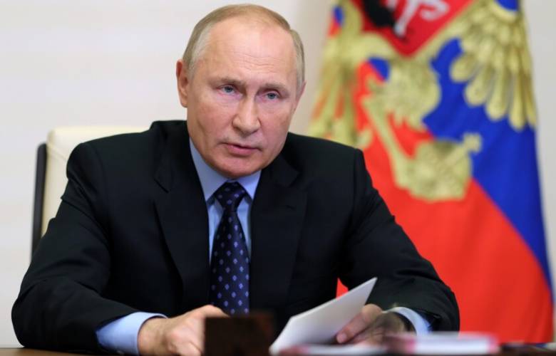 Putin: Afirma que es “monstruoso” enseñar a menores que pueden cambiar de género
