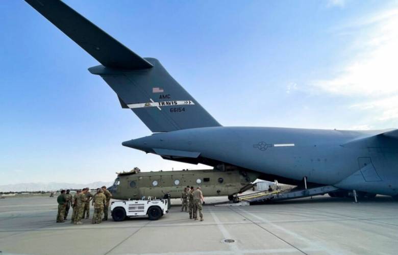 Pentágono anuncia que último avión militar de EU ya dejó Kabul