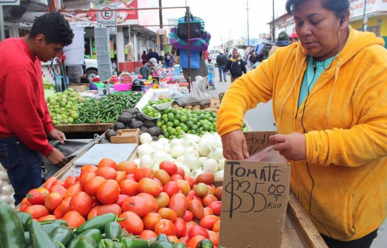 Precio del aguacate, chile y jitomate â€˜hacen llorarâ€™ a mexicanos