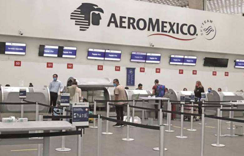 Pilotos de Aeroméxico dan positivo a covid; se cancelan decenas de vuelos