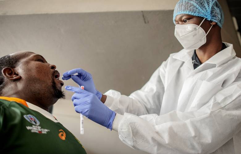 Detectan nueva variante de COVID-19 en Sudáfrica