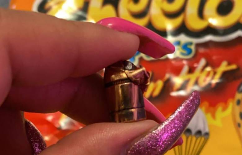 Niño encuentra una bala dentro de una bolsa de frituras en Montana, EUA