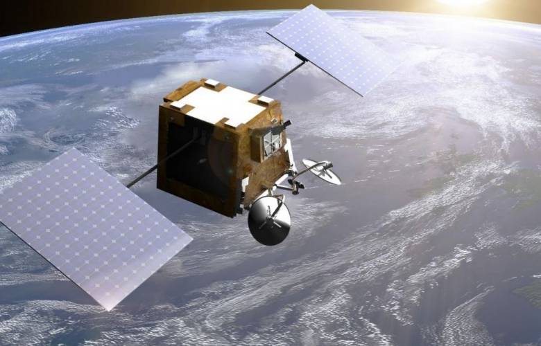 SpaceX tiene listo un satélite para proyectar anuncios en el espacio